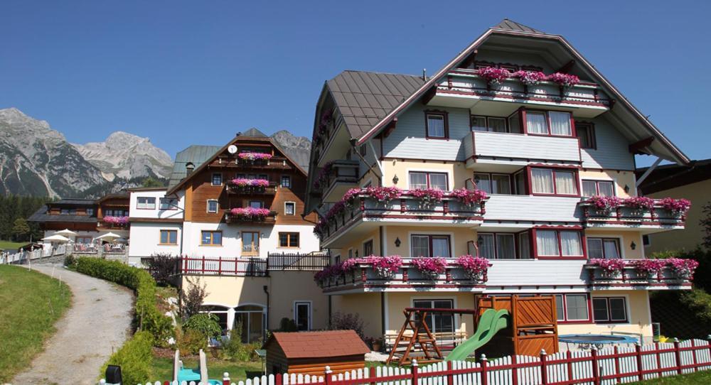 Hotel Neuwirt Ramsau am Dachstein Ngoại thất bức ảnh